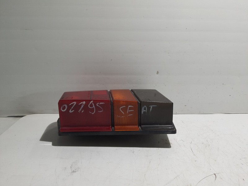 Recambio de piloto trasero derecho para seat marbella ce referencia OEM IAM   