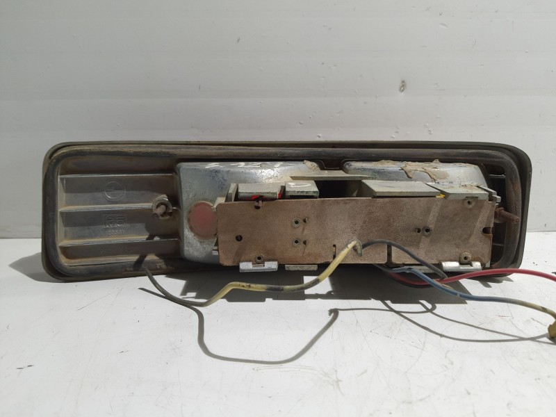 Recambio de piloto trasero izquierdo para seat 127 seat 127 referencia OEM IAM   