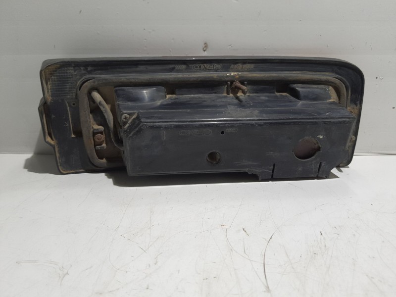 Recambio de piloto trasero izquierdo para seat 127 seat 127 referencia OEM IAM 194974  