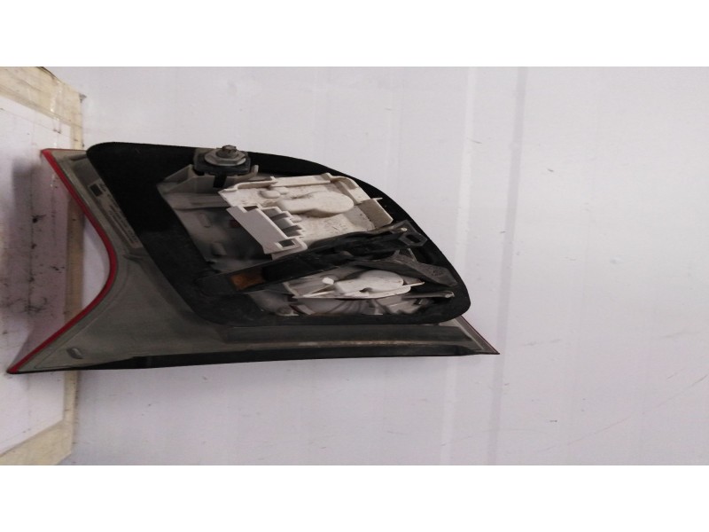 Recambio de piloto trasero izquierdo interior para  referencia OEM IAM 8E9945093  