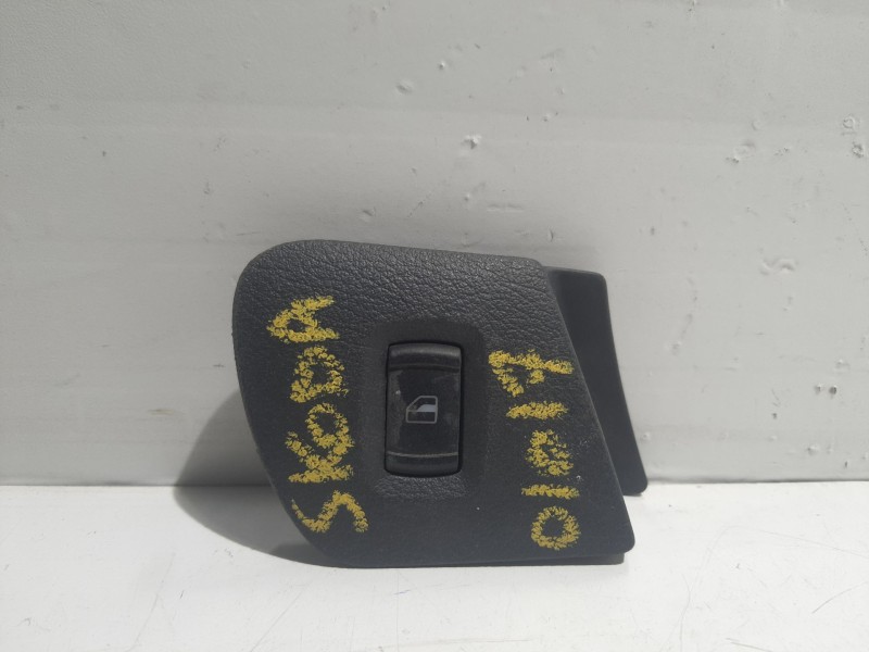 Recambio de mando elevalunas delantero derecho para skoda octavia berlina (1z3) referencia OEM IAM    Recambio de mando elevalunas delantero derecho para skoda octavia berlina (1z3) referencia OEM IAM