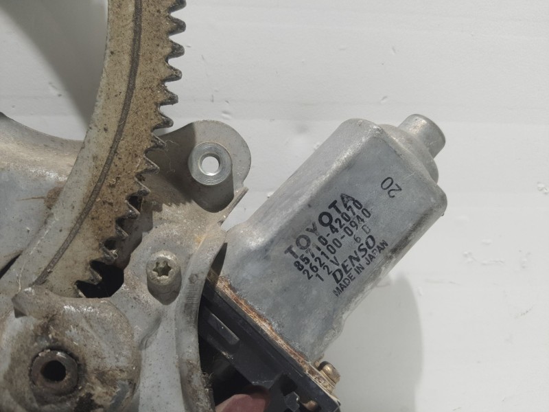 Recambio de elevalunas delantero derecho para toyota rav 4 (a2) referencia OEM IAM 08571042070  