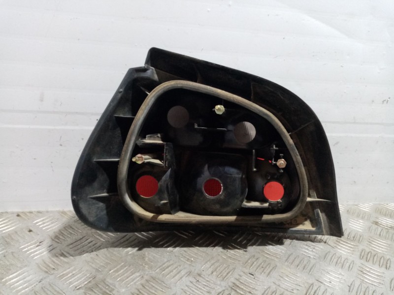 Recambio de piloto trasero derecho para renault megane i fase 2 berlina (ba0) referencia OEM IAM 0  