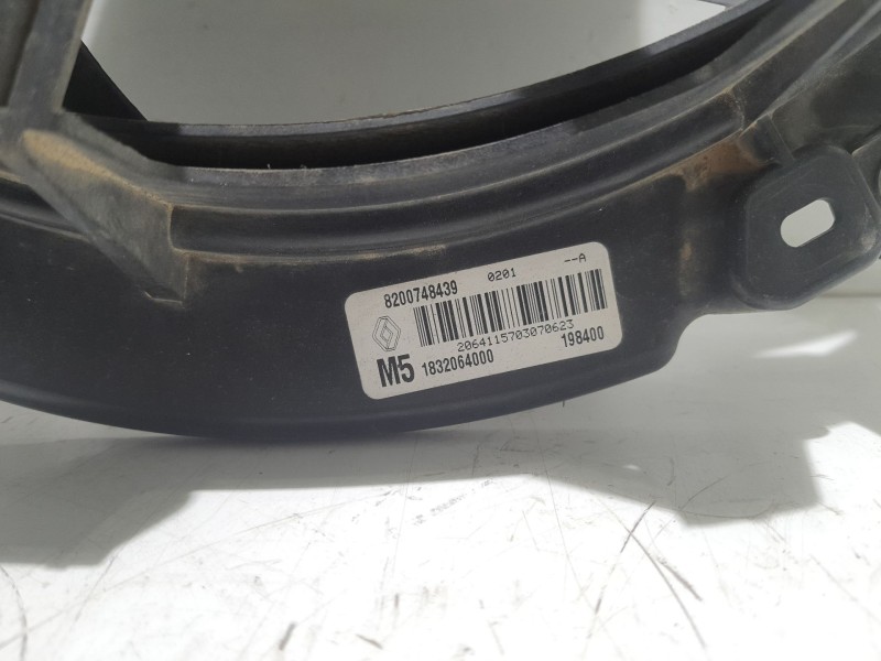 Recambio de electroventilador para renault clio iii expression referencia OEM IAM 8200748439  