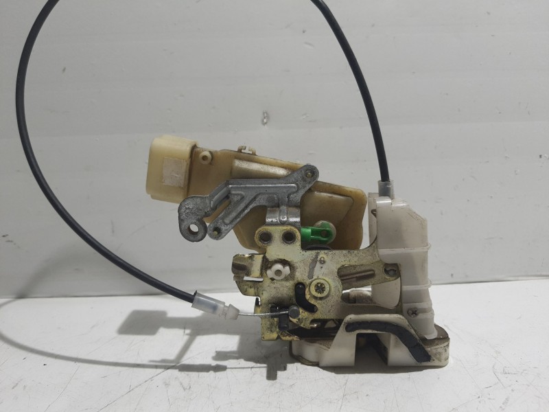 Recambio de cerradura puerta trasera derecha para toyota yaris (ncp1/nlp1/scp1) referencia OEM IAM 753194  