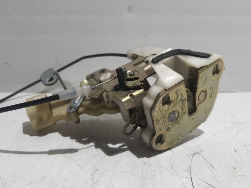 Recambio de cerradura puerta trasera derecha para toyota yaris (ncp1/nlp1/scp1) referencia OEM IAM 753194  