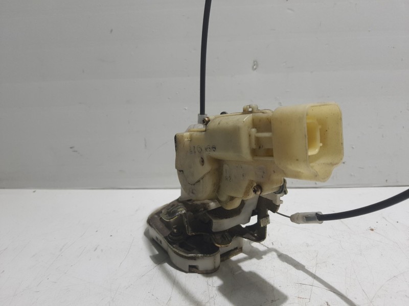 Recambio de cerradura puerta trasera derecha para toyota yaris (ncp1/nlp1/scp1) referencia OEM IAM 753194  