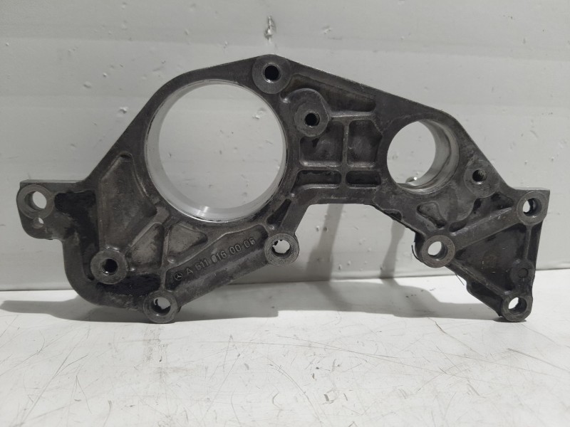Recambio de soporte para mercedes sprinter 02.00  furg. distrib. carga referencia OEM IAM A6110160006  
