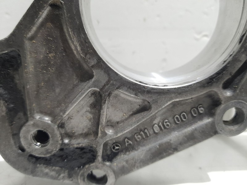 Recambio de soporte para mercedes sprinter 02.00  furg. distrib. carga referencia OEM IAM A6110160006  
