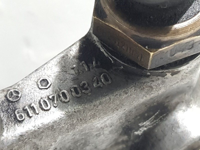 Recambio de soporte para mercedes sprinter 02.00  furg. distrib. carga referencia OEM IAM A6110700340  