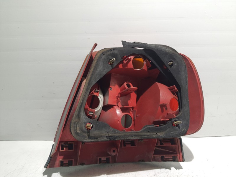 Recambio de piloto trasero izquierdo para audi a4 berlina (b5) referencia OEM IAM    Recambio de piloto trasero izquierdo para audi a4 berlina (b5) referencia OEM IAM