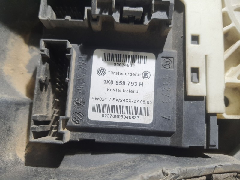 Recambio de elevalunas delantero derecho para seat leon (1p1) reference referencia OEM IAM 1P0837462A  