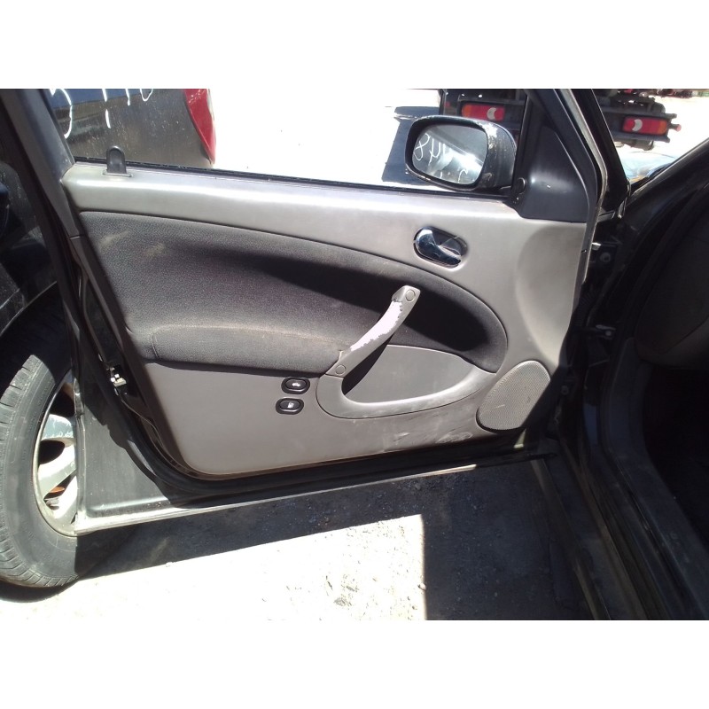 saab 9-5 berlina del año 2001