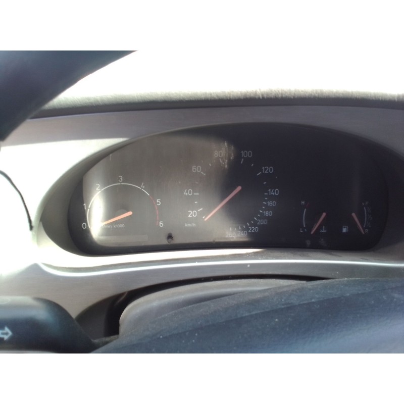 saab 9-5 berlina del año 2001