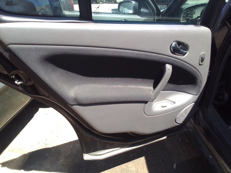 saab 9-5 berlina del año 2001