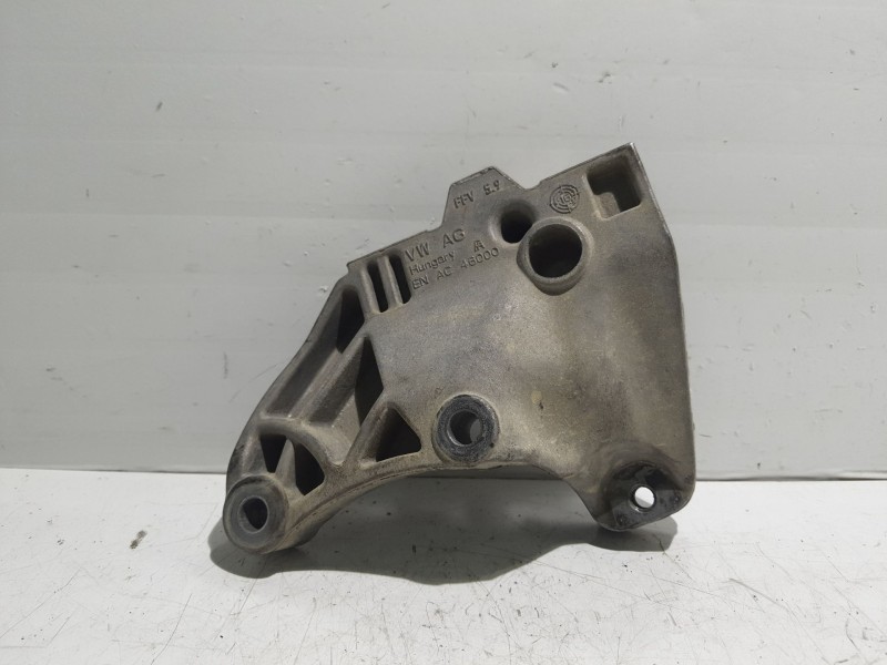 Recambio de soporte alternador para skoda octavia berlina (1z3) referencia OEM IAM 1K0199117  