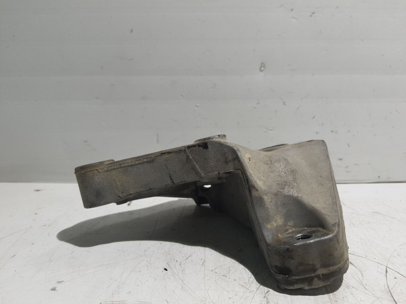 Recambio de soporte alternador para skoda octavia berlina (1z3) referencia OEM IAM 1K0199117  