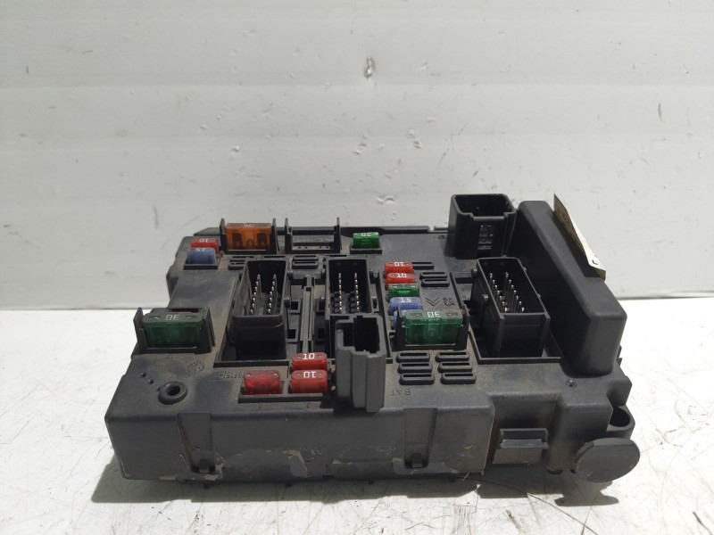 Recambio de caja bsm para peugeot 206 berlina referencia OEM IAM 9657608780  