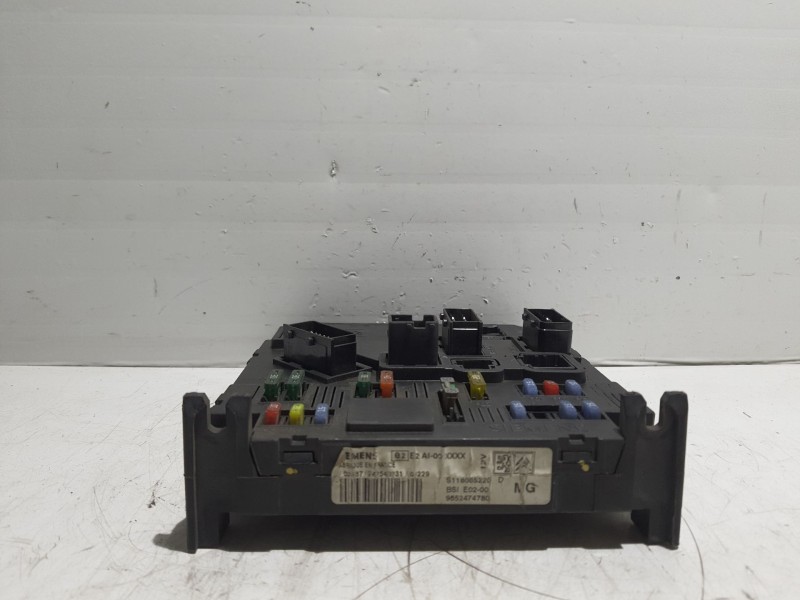 Recambio de centralita bsi para peugeot 206 berlina referencia OEM IAM S118085220  