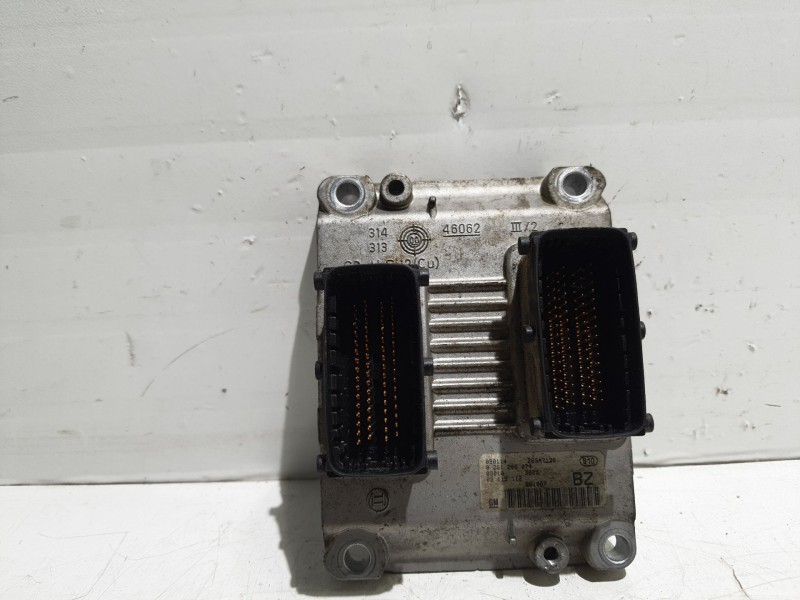 Recambio de centralita motor uce para opel corsa c referencia OEM IAM 31446062  