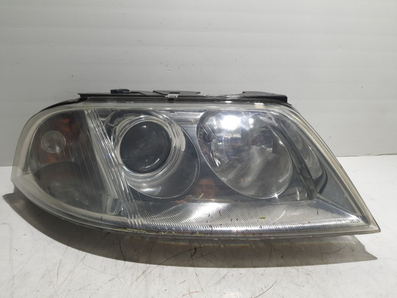 Recambio de faro derecho para volkswagen passat berlina (3b3) comfortline referencia OEM IAM 15443300  3B0941016AN