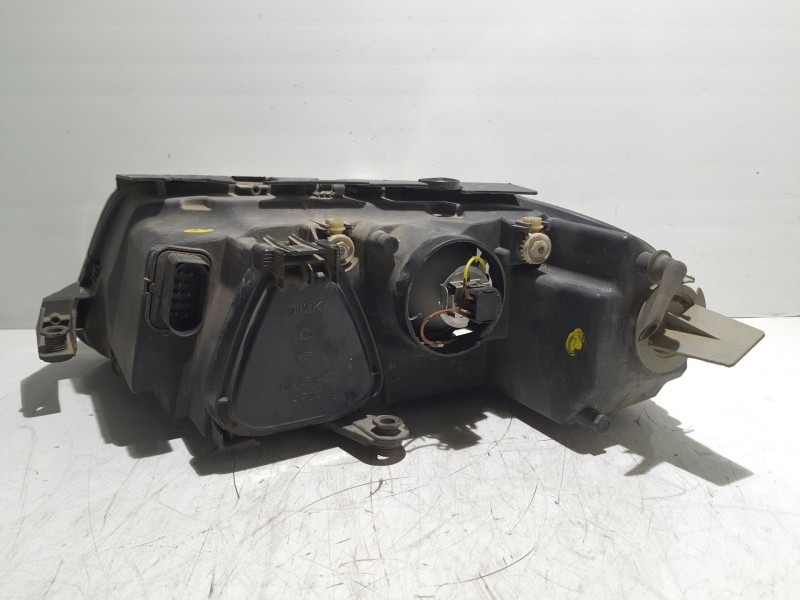 Recambio de faro derecho para volkswagen passat berlina (3b3) comfortline referencia OEM IAM 15443300  3B0941016AN