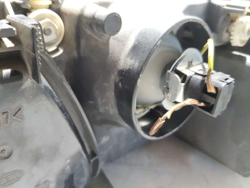 Recambio de faro derecho para volkswagen passat berlina (3b3) comfortline referencia OEM IAM 15443300  3B0941016AN