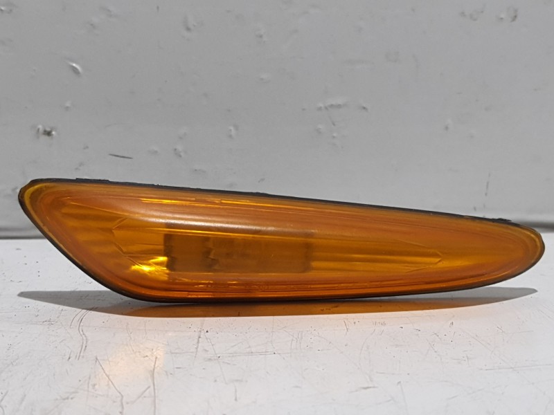 Recambio de piloto lateral derecho para bmw serie 3 berlina (e46) referencia OEM IAM   