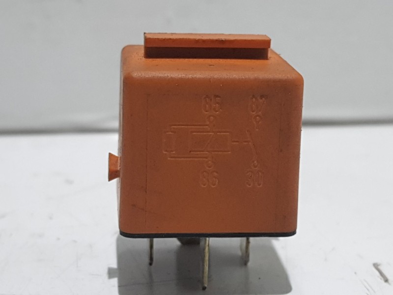 Recambio de rele para bmw serie 3 berlina (e46) referencia OEM IAM 0332019456 1378238 BOSCH