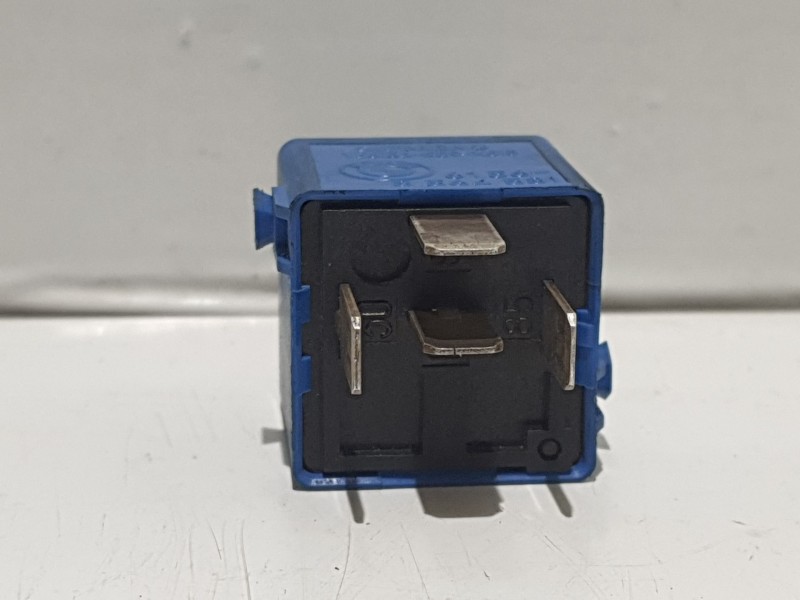 Recambio de rele para bmw serie 3 berlina (e46) referencia OEM IAM 61368364581 V23134K59X313 