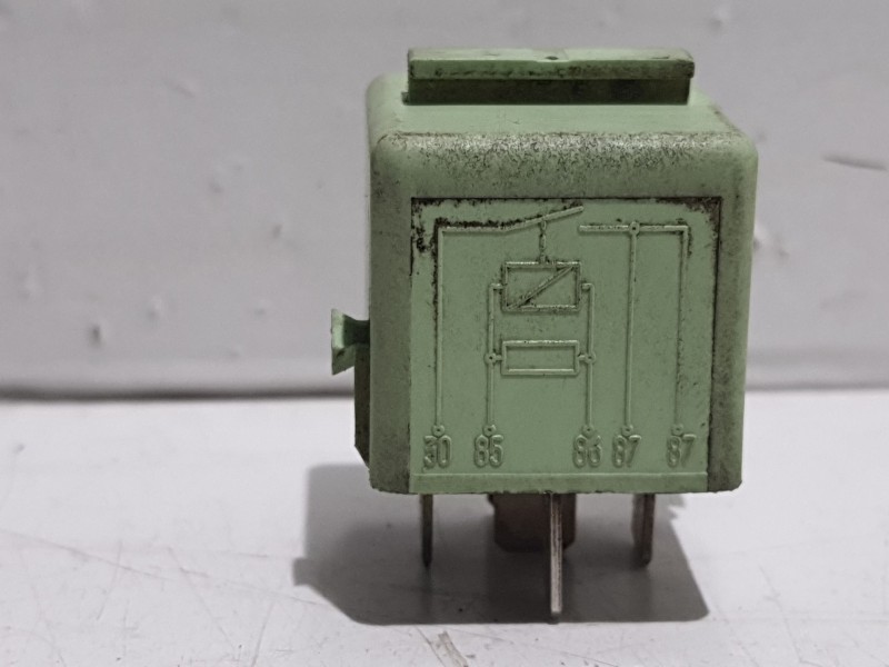 Recambio de rele para bmw serie 3 berlina (e46) referencia OEM IAM 61368373700 V23134K59X312 