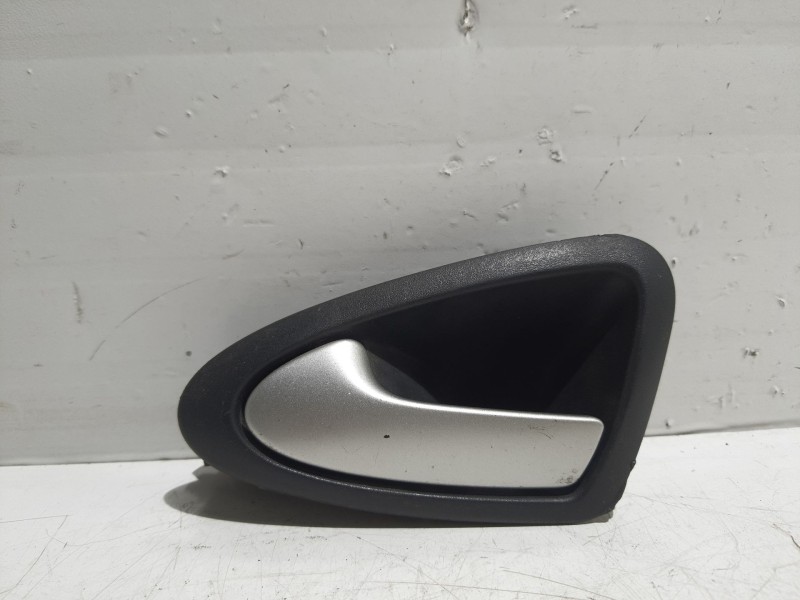 Recambio de maneta interior delantera izquierda para seat ibiza 1.9 tdi referencia OEM IAM   