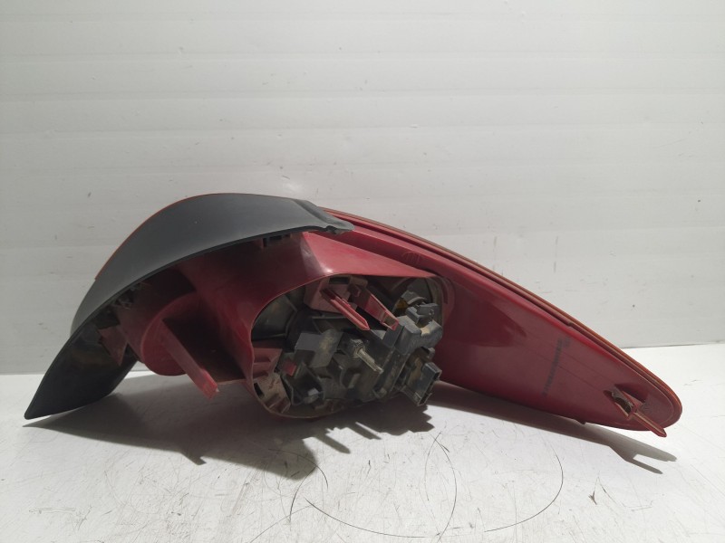 Recambio de piloto trasero izquierdo para peugeot 206 berlina referencia OEM IAM   