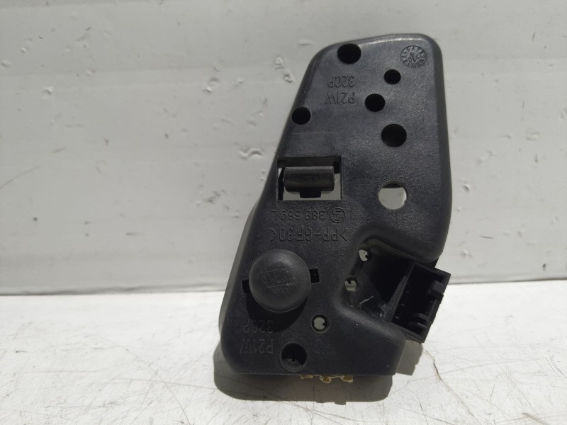 Recambio de portalamparas para bmw serie 3 berlina (e46) referencia OEM IAM 6907937 388569L 388569