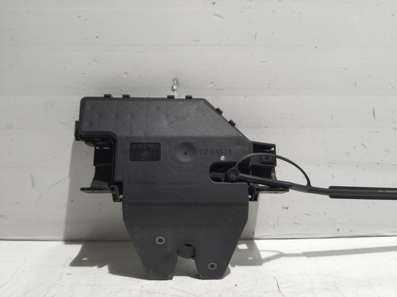 Recambio de cerradura maletero / porton para bmw serie 3 berlina (e46) referencia OEM IAM 8196401  