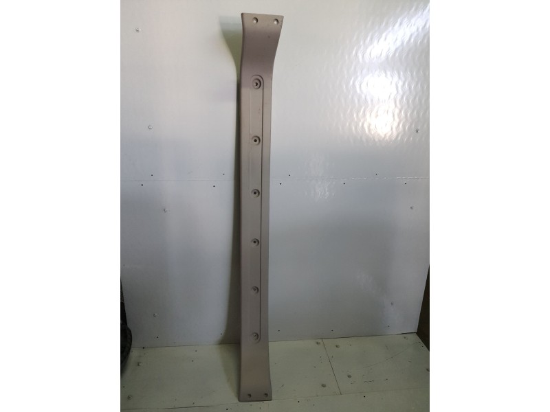 Recambio de embellecedor para fiat ducato 30 2.2 multijet furgon medio referencia OEM IAM 735532680  