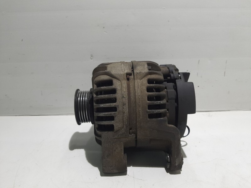 Recambio de alternador para opel corsa c referencia OEM IAM 0124415023  