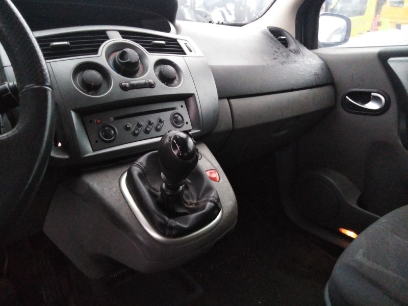 renault scenic ii del año 2004