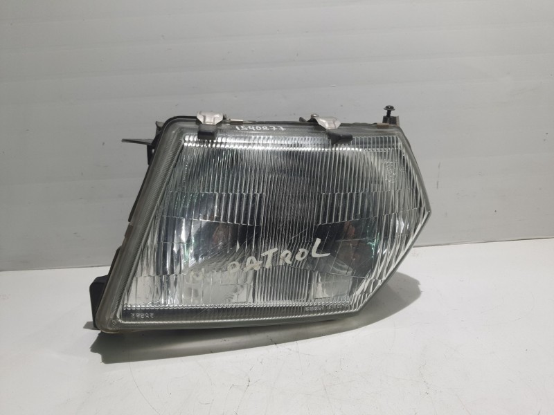 Recambio de faro izquierdo para nissan patrol gr (y61) referencia OEM IAM   