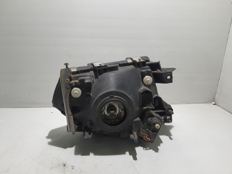 Recambio de faro izquierdo para nissan patrol gr (y61) referencia OEM IAM   