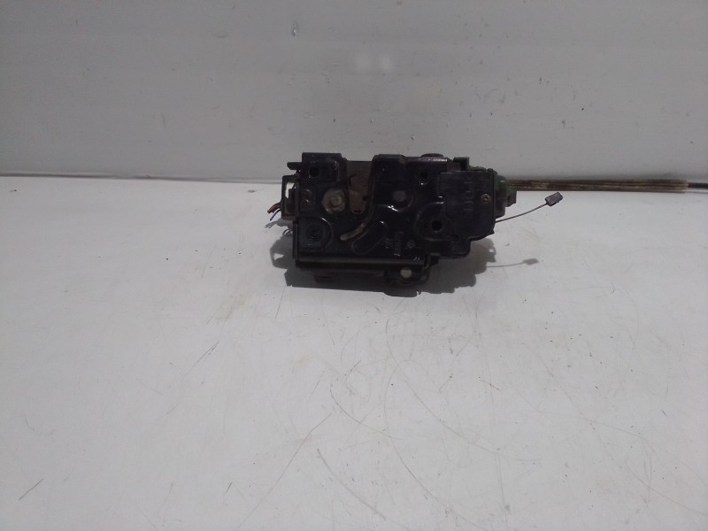 Recambio de cerradura puerta trasera derecha para seat toledo (1m2) signo referencia OEM IAM 117685104  