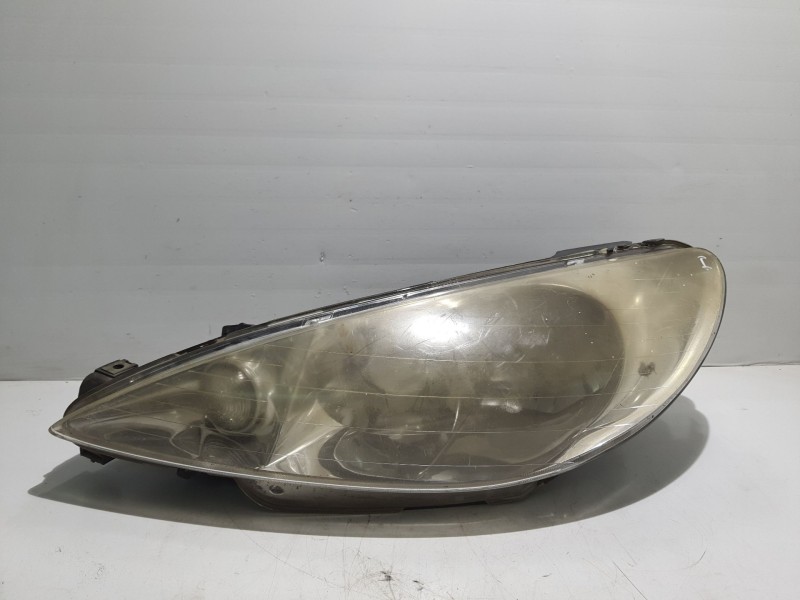 Recambio de faro izquierdo para peugeot 206 berlina referencia OEM IAM 9628666880  