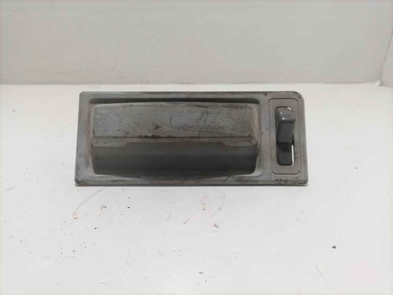 Recambio de maneta interior trasera derecha para nissan serena c23m referencia OEM IAM 92140  