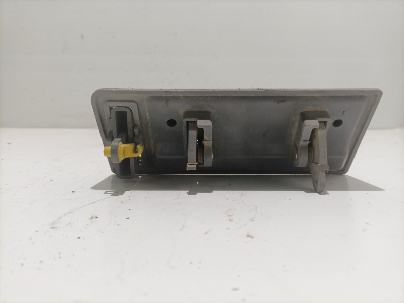 Recambio de maneta interior trasera derecha para nissan serena c23m referencia OEM IAM 92140  