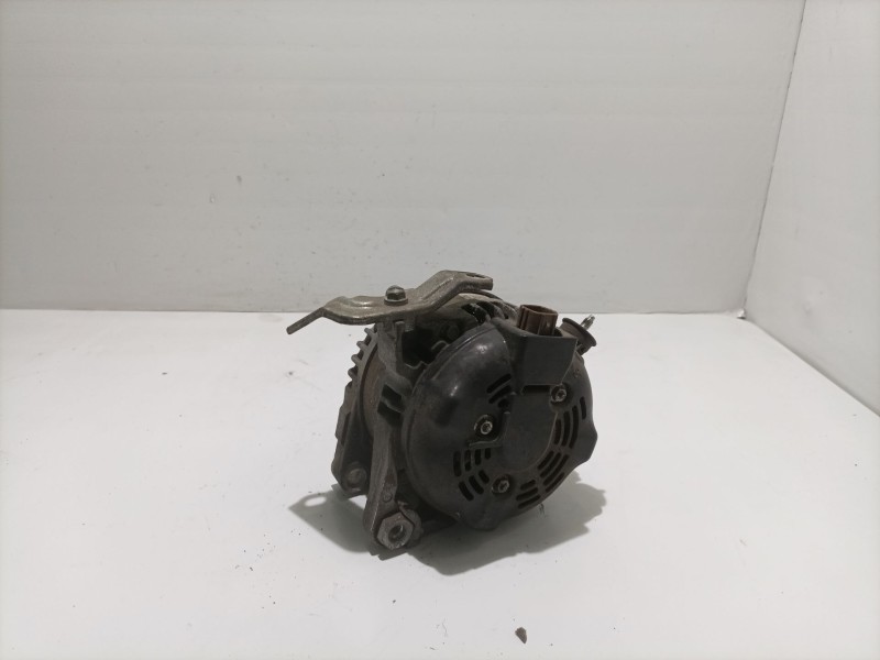 Recambio de alternador para toyota yaris referencia OEM IAM 170600N040  1042102320