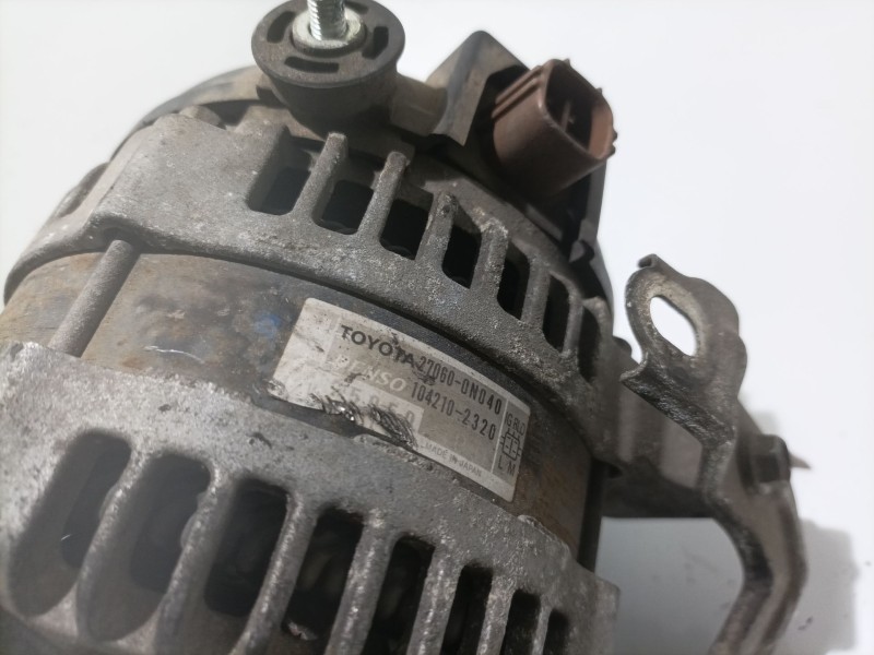 Recambio de alternador para toyota yaris referencia OEM IAM 170600N040  1042102320