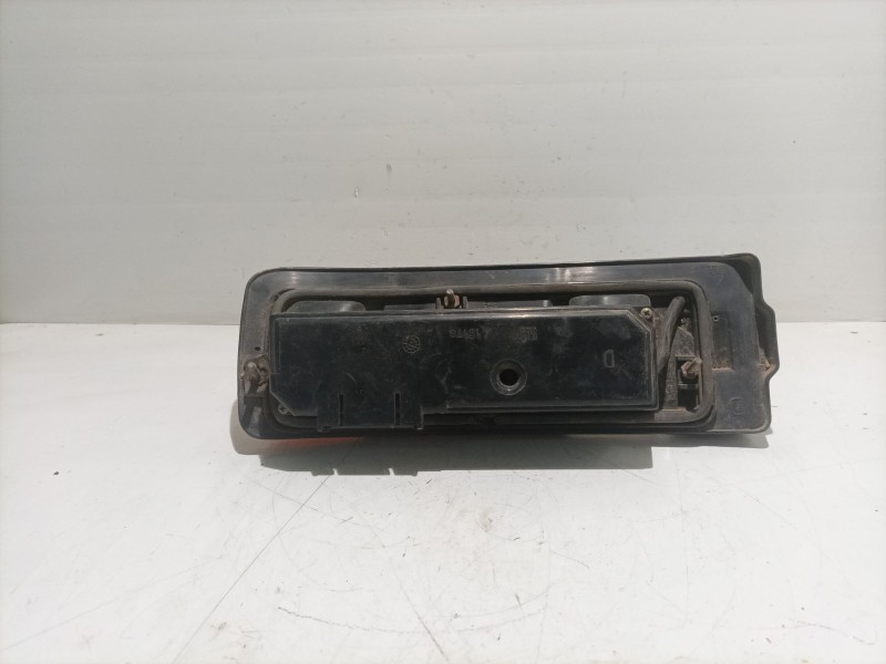 Recambio de piloto trasero derecho para seat 127 seat 127 referencia OEM IAM 19178  