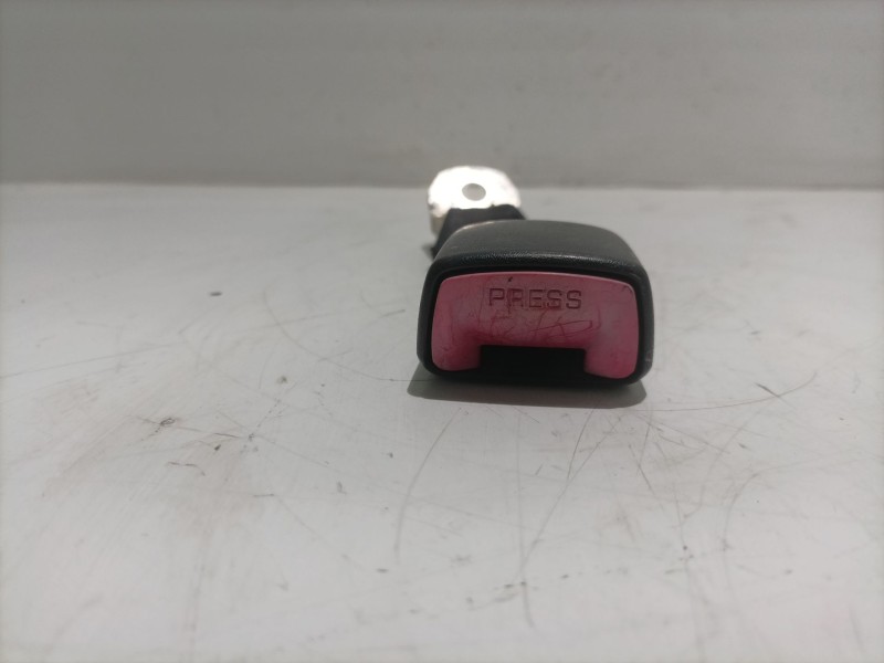 Recambio de anclaje cinturon trasero izquierdo para toyota aygo (kgb/wnb) referencia OEM IAM 733800H010B2  