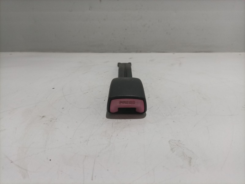 Recambio de anclaje cinturon delantero derecho para toyota aygo (kgb/wnb) referencia OEM IAM 732300H010B1  