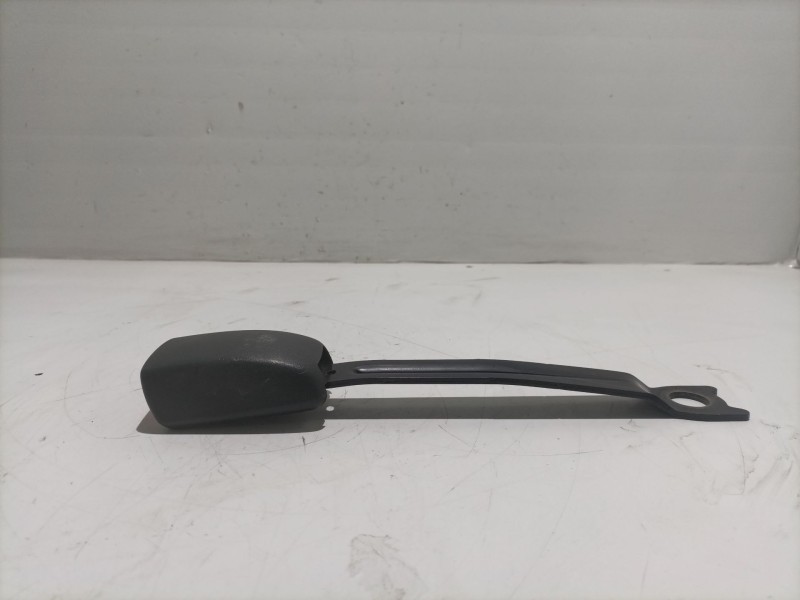 Recambio de anclaje cinturon delantero derecho para toyota aygo (kgb/wnb) referencia OEM IAM 732300H010B1  